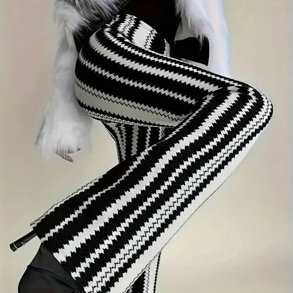 Pants - Vertical ZigZag Stripes Wide Leg Flared Pants Black White